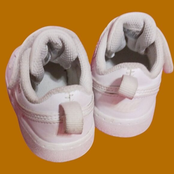 Nike Infant  Sneakers With Hook & Loop Strap Size 4c Toddler Wht color - Picture 3 of 7